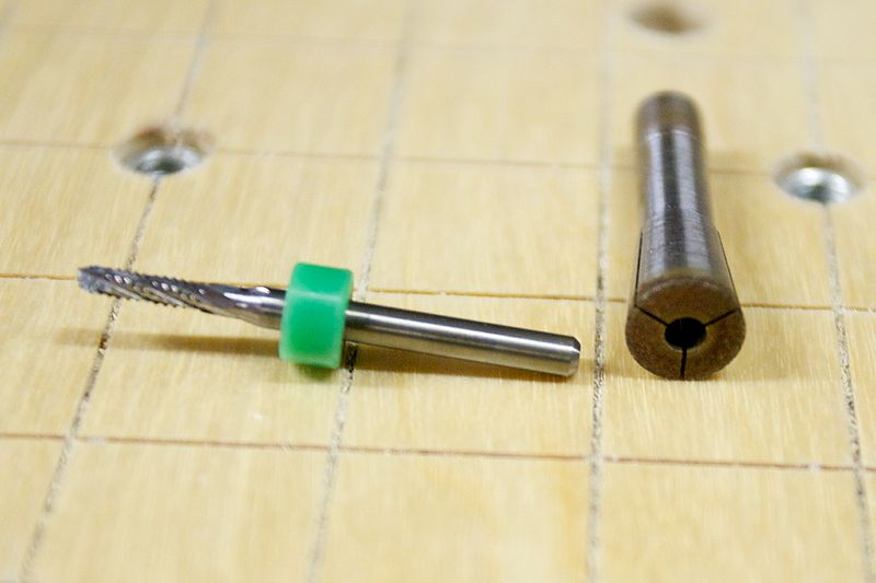 File:Zenbot Bit seperate from collet.jpg